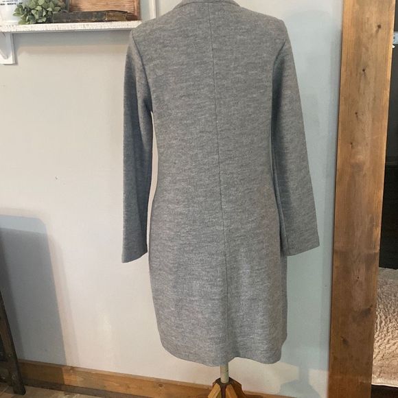 Tahari grey 100 % wool cardigan sweater jacket size small: nicely styled! - Picture 8 of 14